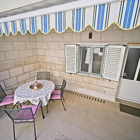 House Atlantic Nyaraló